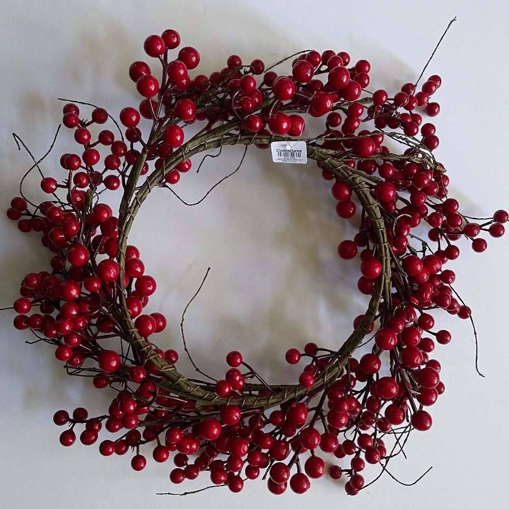 Crate and Barrel Mini Red Berry Wreath 14